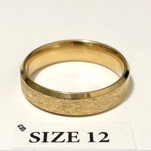 Men’s / Women’s Frosted Gold Tone Ring, Size 12